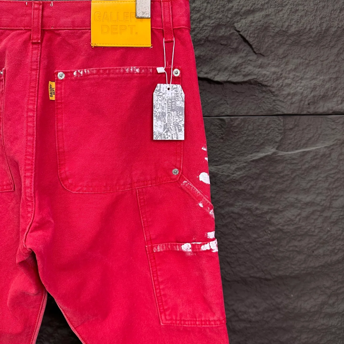 P280 GALLERY DEPT. 2025 new style splash-ink hand-painted splicing couple style bootcut loose jeans 🔥High version🔥High version🔥Top ceiling quality Styles with different washed textures are very friendly to people with thin legs and thick legs. The bootcut and loose version is very flattering to the leg shape. Moderate length that never goes out of style, easy to match with casually, basic styling for various styles, a must-have in the wardrobe! The fabric is stiff but also makes the upper body soft without losing texture. The washing process is even more perfect. It is a must-have item for everyone! ! ! Washed wheat, hang tag, pants label, three complete labels, color: red, size: 28, 30, 32, 34, 36 (five sizes)